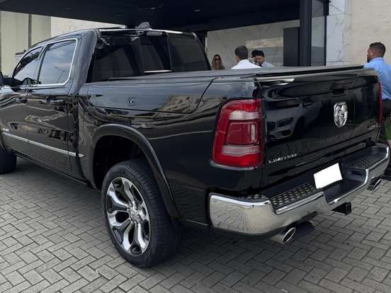 RAM-1500-5.7 V8 GASOLINA LIMITED CD 4X4 AUTOMÁTICO RAM-1500-2023
