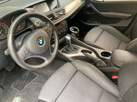 BMW-X1-2011