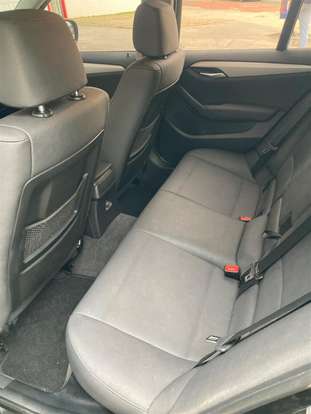 BMW-X1-2011