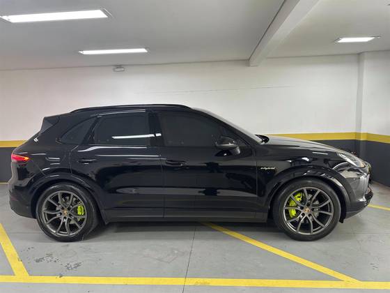 Porsche Cayenne 3.0 V6 E-Hybrid AWD Tiptronic S