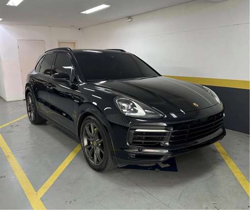 PORSCHE-CAYENNE-2019