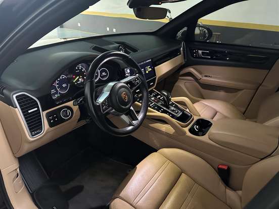 PORSCHE-CAYENNE-2019