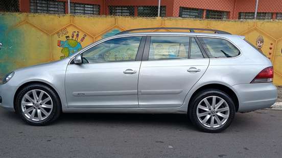 VOLKSWAGEN-JETTA-2010