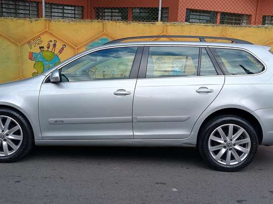 VOLKSWAGEN-JETTA-2.5 I VARIANT 20V 170CV GASOLINA 4P TIPTRONIC VOLKSWAGEN-JETTA-2010