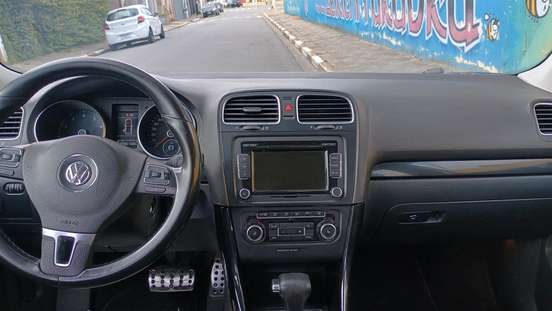 VOLKSWAGEN-JETTA-2010