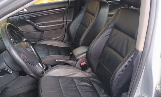 VOLKSWAGEN-JETTA-2010