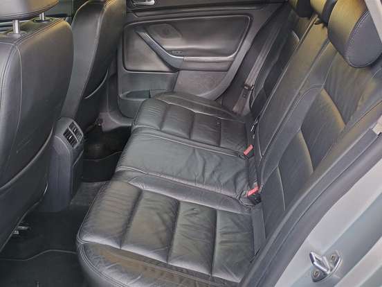 VOLKSWAGEN-JETTA-2.5 I VARIANT 20V 170CV GASOLINA 4P TIPTRONIC VOLKSWAGEN-JETTA-2010