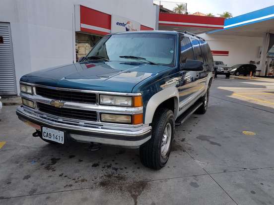 CHEVROLET-SUBURBAN-1995