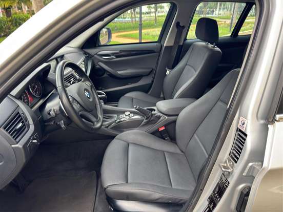 BMW-X1-2011