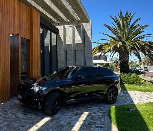 Imagem de JAGUAR F-PACE 2.0 16V INGENIUM PRESTIGE AWD 4P AUTOMÁTICO