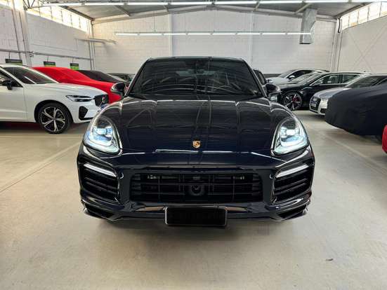 PORSCHE-CAYENNE-2022