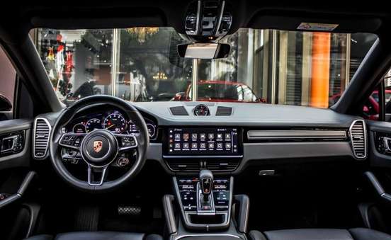 PORSCHE-CAYENNE-2022