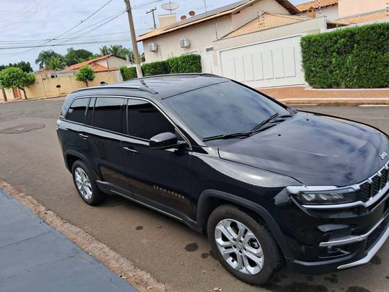 JEEP COMMANDER 1.3 T270 TURBO FLEX LONGITUDE AT6