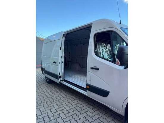 RENAULT-MASTER-2025