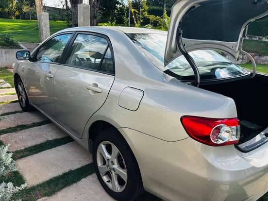 TOYOTA-COROLLA-2013