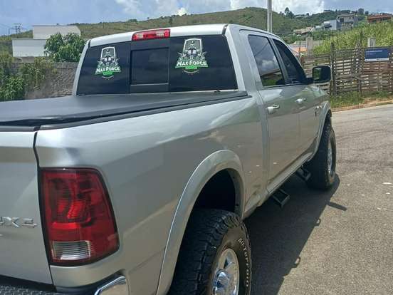 RAM-2500-6.7 LARAMIE 4X4 CD I6 TURBO DIESEL 4P AUTOMÁTICO RAM-2500-2012