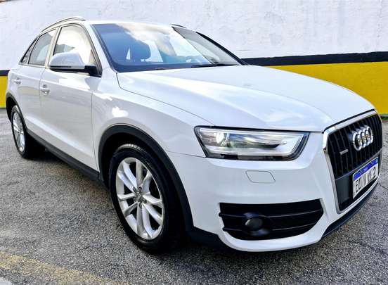 AUDI-Q3-2012