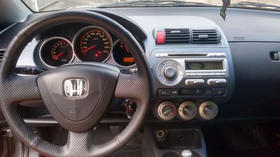 HONDA-FIT-2006