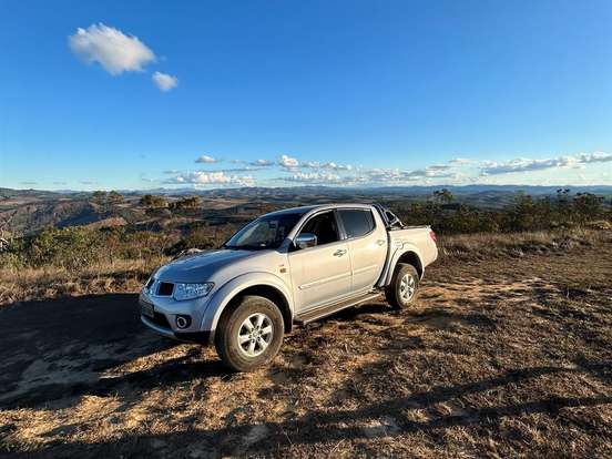 MITSUBISHI-L200 TRITON-3.2 HPE 4X4 CD 16V TURBO INTERCOOLER DIESEL 4P AUTOMÁTICO MITSUBISHI-L200 TRITON-2013