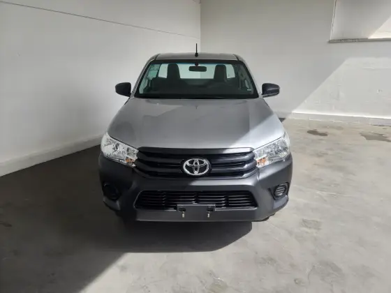 TOYOTA HILUX 2.8 D-4D TURBO DIESEL CHASSI 4X4 MANUAL