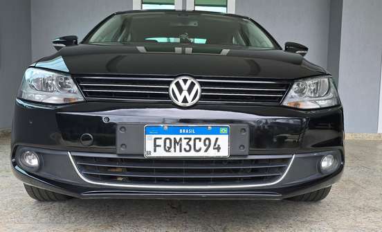 VOLKSWAGEN-JETTA-2014