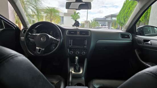 VOLKSWAGEN-JETTA-2014