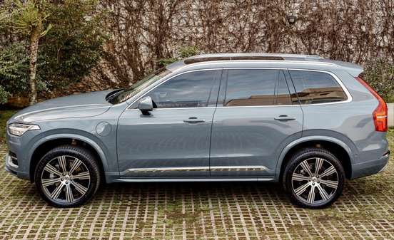 VOLVO-XC90-2021