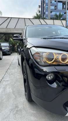 BMW-X1-2011