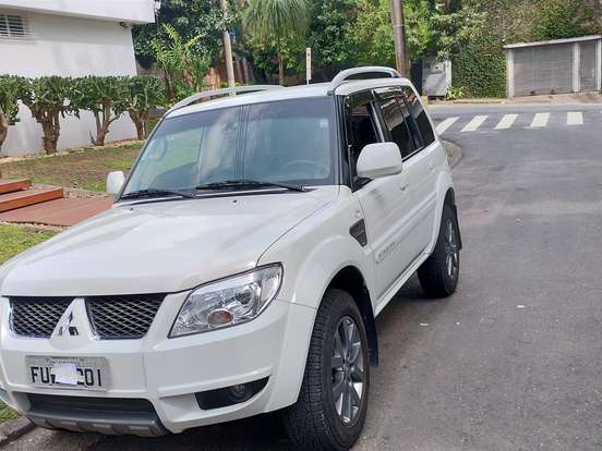 MITSUBISHI-PAJERO TR4-2.0 4X2 16V 140CV FLEX 4P AUTOMÁTICO MITSUBISHI-PAJERO TR4-2014