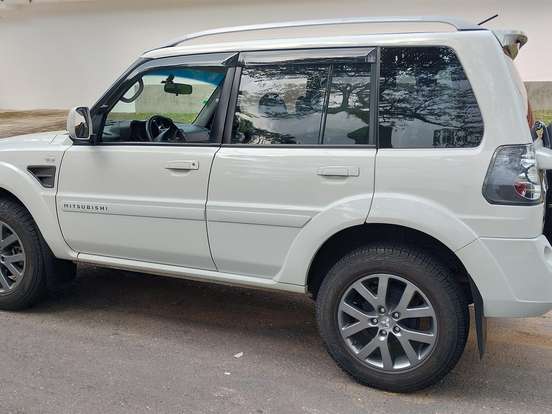 MITSUBISHI-PAJERO TR4-2.0 4X2 16V 140CV FLEX 4P AUTOMÁTICO MITSUBISHI-PAJERO TR4-2014