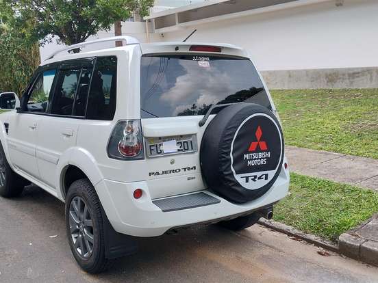 MITSUBISHI-PAJERO TR4-2.0 4X2 16V 140CV FLEX 4P AUTOMÁTICO MITSUBISHI-PAJERO TR4-2014