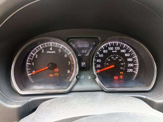 NISSAN-VERSA-2017