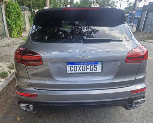 PORSCHE-CAYENNE-2015