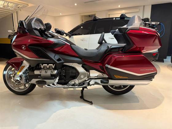 HONDA GL 1800 GOLD WING TOUR 