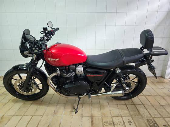 TRIUMPH STREET TWIN 