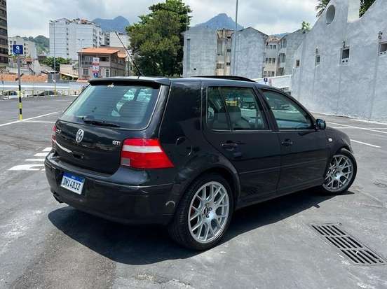 VOLKSWAGEN-GOLF-2004