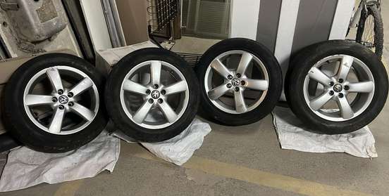 VOLKSWAGEN-GOLF-2004