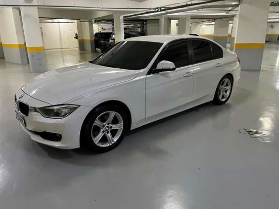 BMW-320i-2014