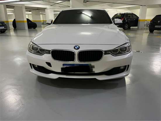 BMW-320i-2014