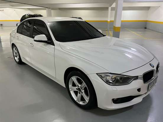 BMW-320i-2014