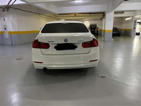 BMW-320i-2014