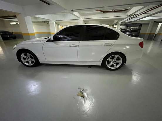 BMW-320i-2014
