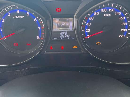 HYUNDAI-HB20X-1.6 16V STYLE FLEX 4P AUTOMÁTICO HYUNDAI-HB20X-2013