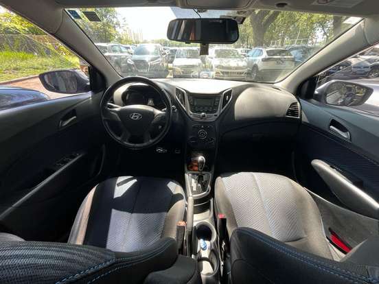 HYUNDAI-HB20X-2013