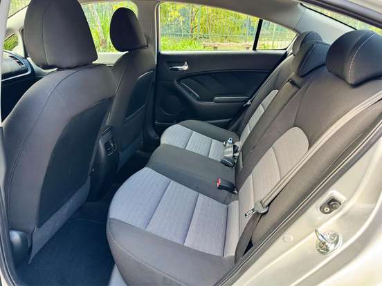 KIA-CERATO-1.6 SX 16V FLEX 4P AUTOMÁTICO KIA-CERATO-2013