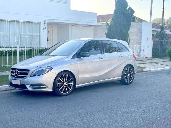MERCEDES-BENZ B 200 1.6 SPORT TURBO GASOLINA 4P AUTOMÁTICO