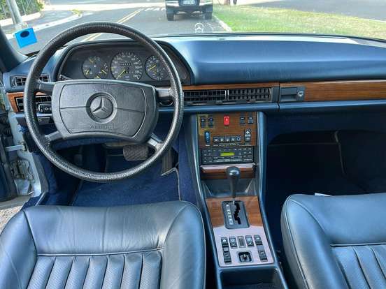 MERCEDES-BENZ-500 SEL-1982