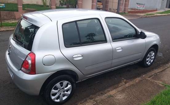 RENAULT-CLIO-2015
