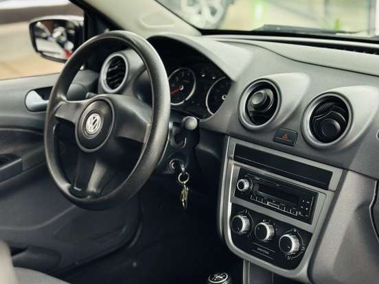 VOLKSWAGEN-SAVEIRO-2012
