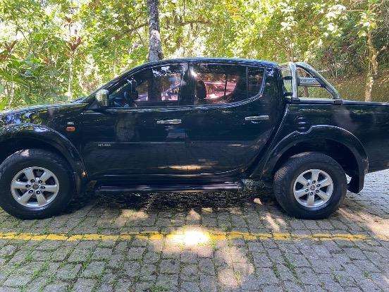MITSUBISHI-L200 TRITON-3.5 HPE 4X4 CD V6 24V FLEX 4P AUTOMÁTICO MITSUBISHI-L200 TRITON-2013